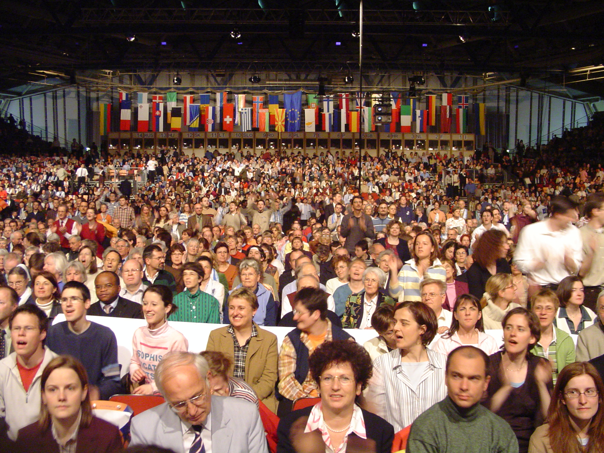 Ensemble pour l’Europe. Rassemblement des mouvements et communautés chrétiens. Stuttgart. 8 mai 2004